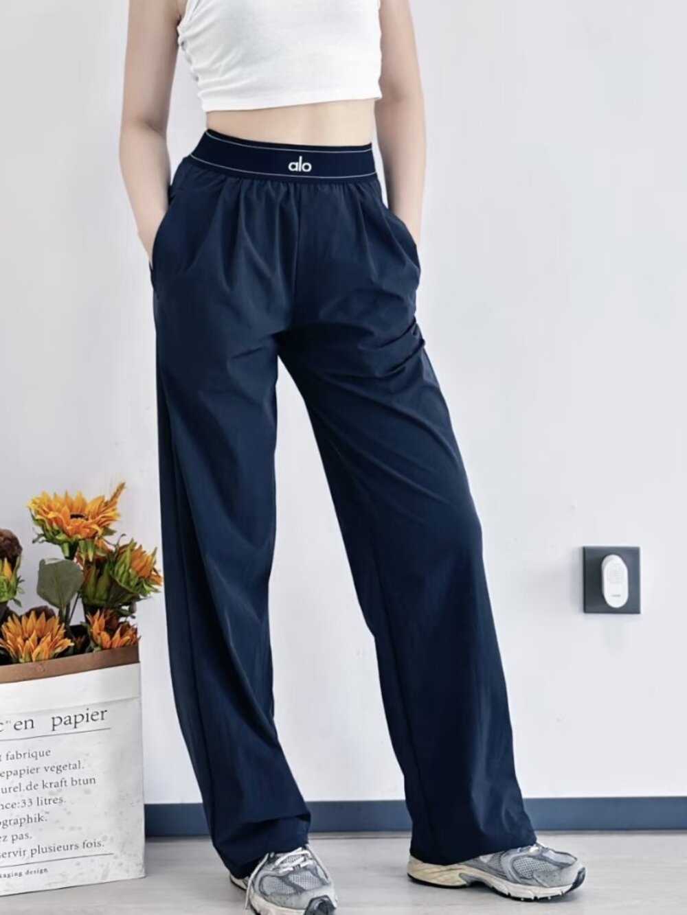 Alo Yoga Navy Blue Straight Leg Pants👖Clean Minimal Style💝Regular 30" Inseam